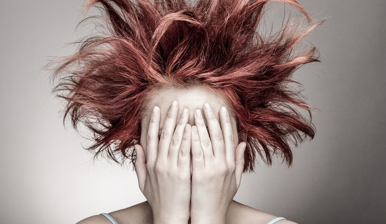 Banner Bad Hair Lokken Met Uitgroei Banner Bad Hair Lokken Met Uitgroei